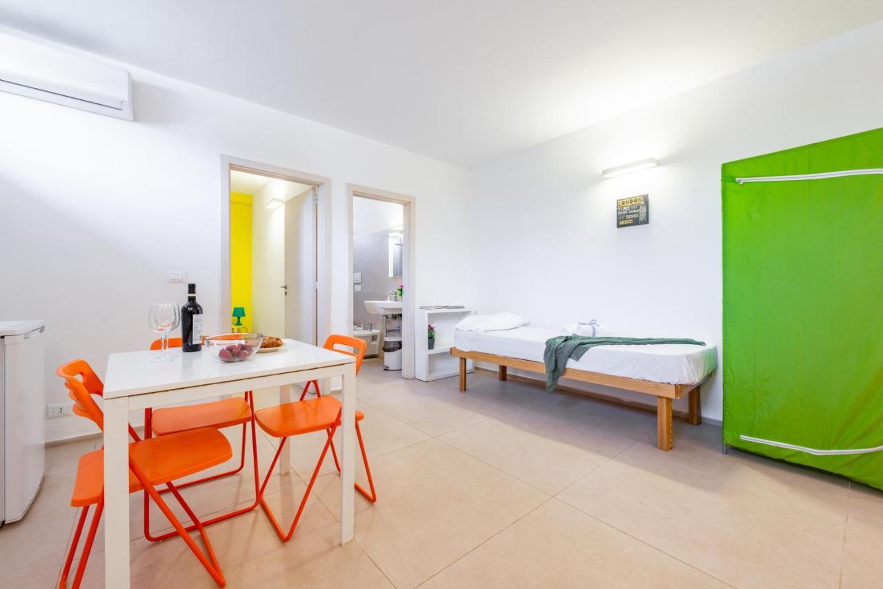 Casalmare Apartments One Step From The Sea Mola di Bari Exteriör bild